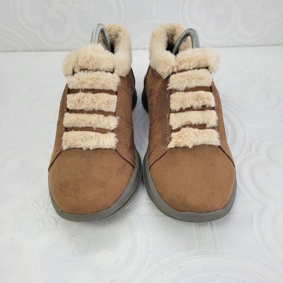 Bzees Golden Womens 10 M Tan Faux Fur Trim Slip On Metallic Heel Comfort Shoes - Picture 2 of 10